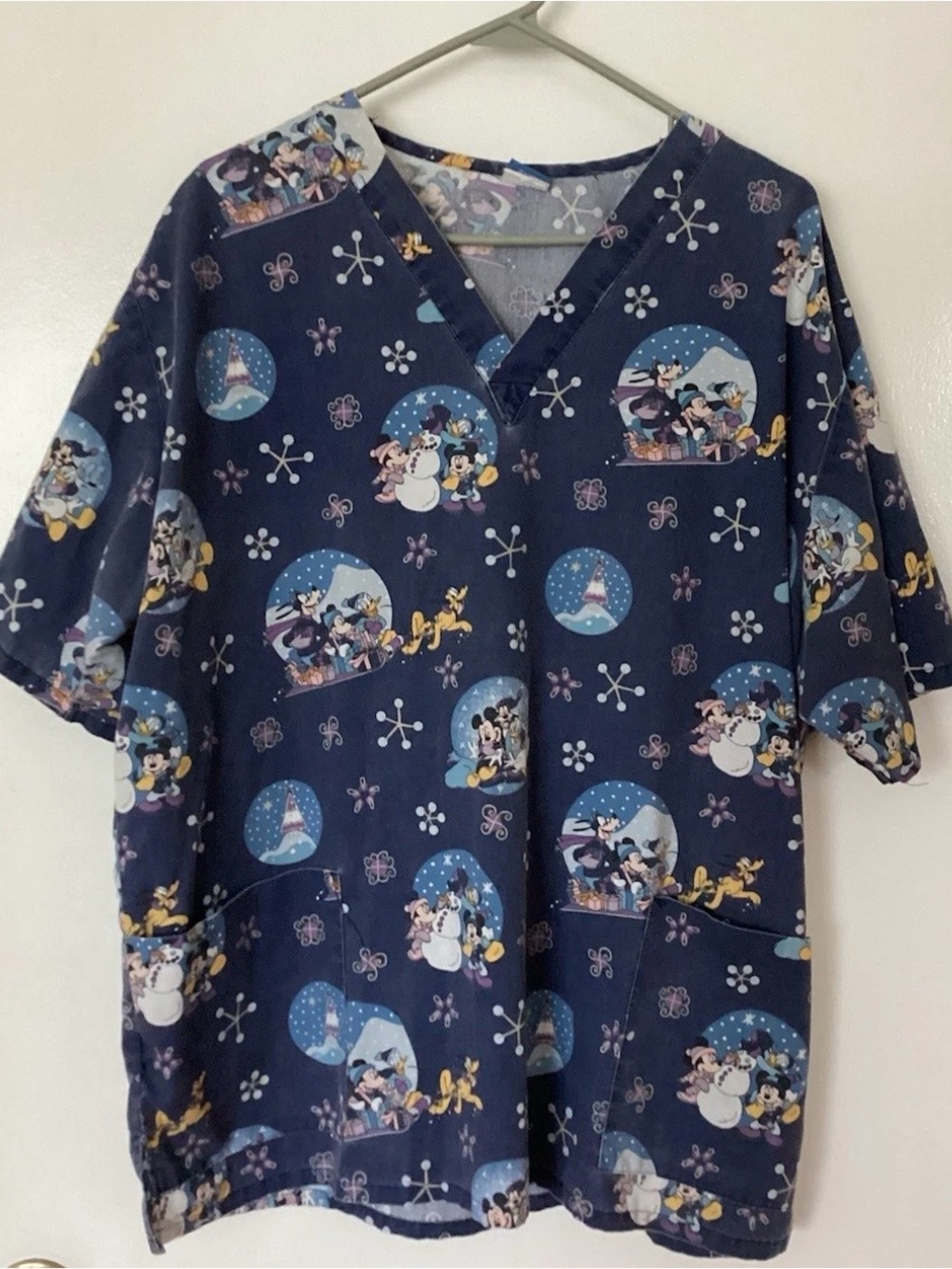 Women’s Disney Navy and Light Blue Mickey & Friends Scrub Top Christmas Theme XL